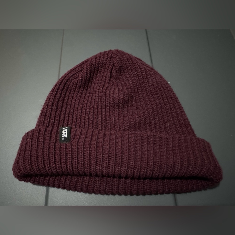 Vans Core Basic Beanie in Maroon
